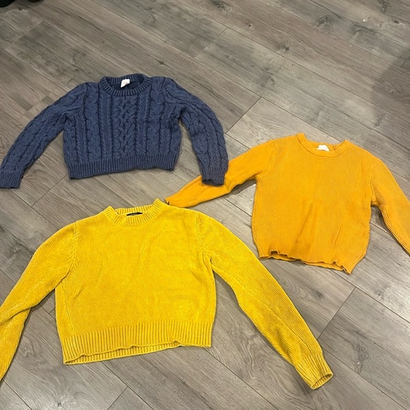 CUTE SWEATERS!!!! 3 size xs - Picture 1 of 7